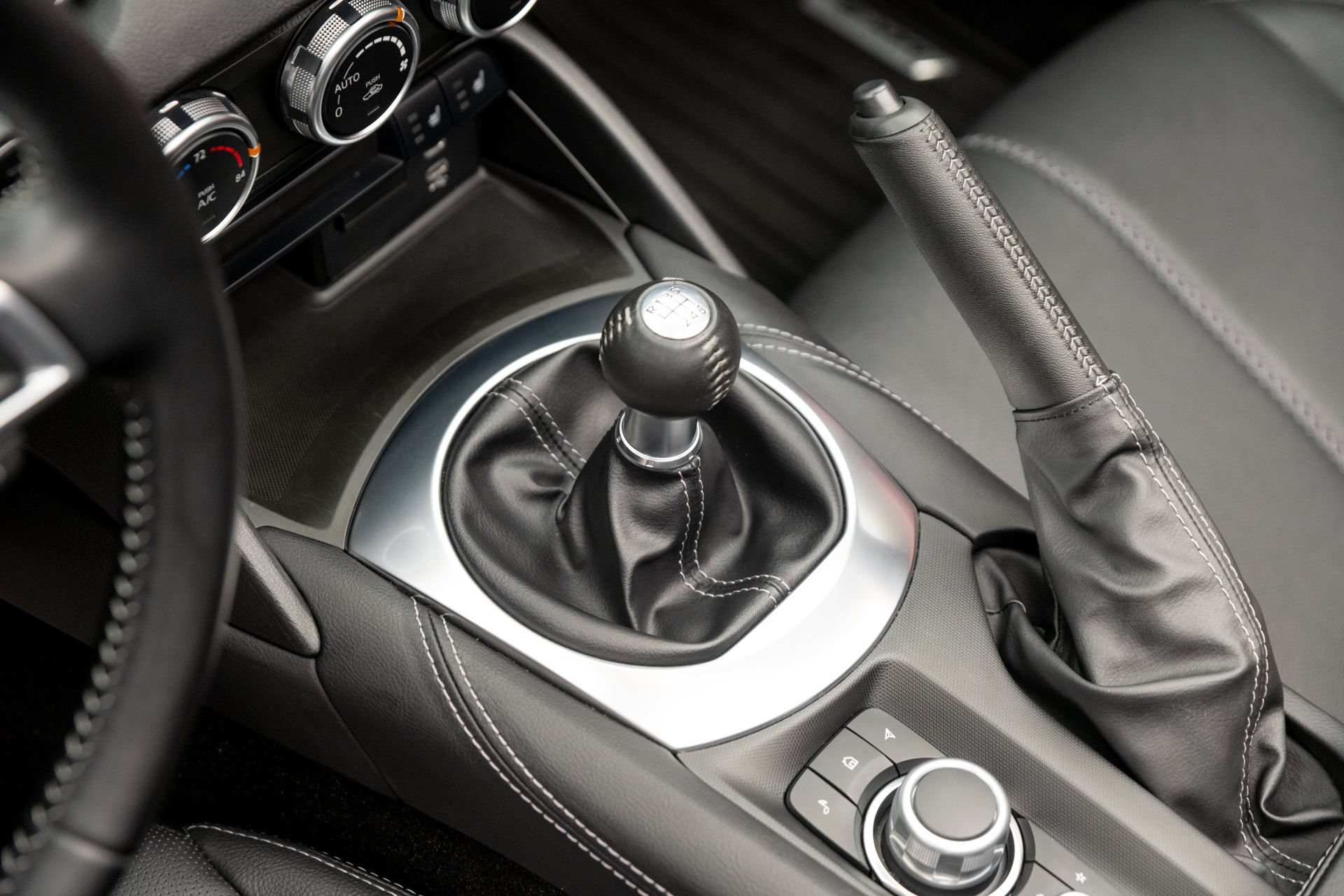 Used 2024 MAZDA MX-5 Miata RF Grand Touring RWD image 15