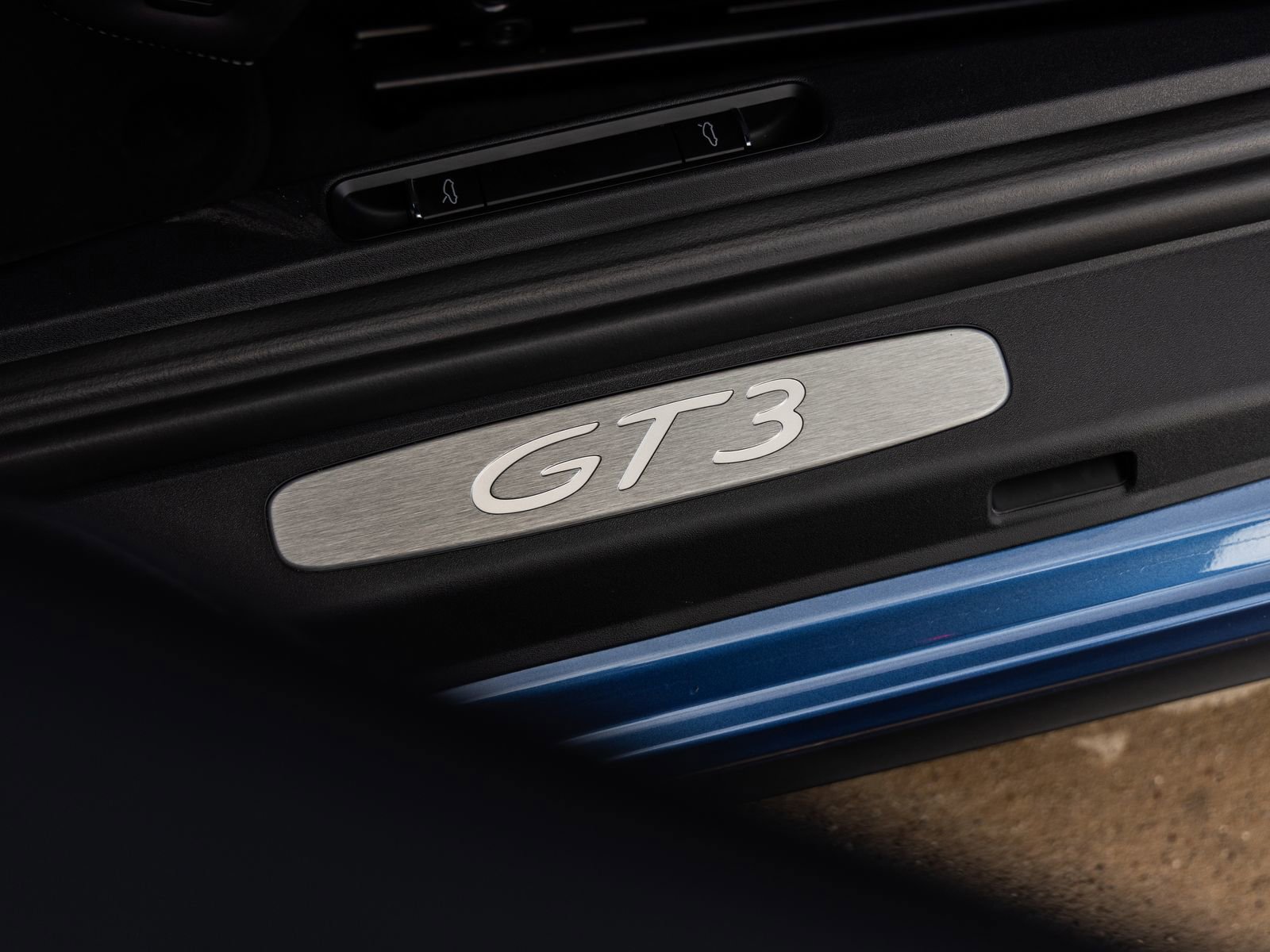 Certified 2018 Porsche 911 GT3 image 32