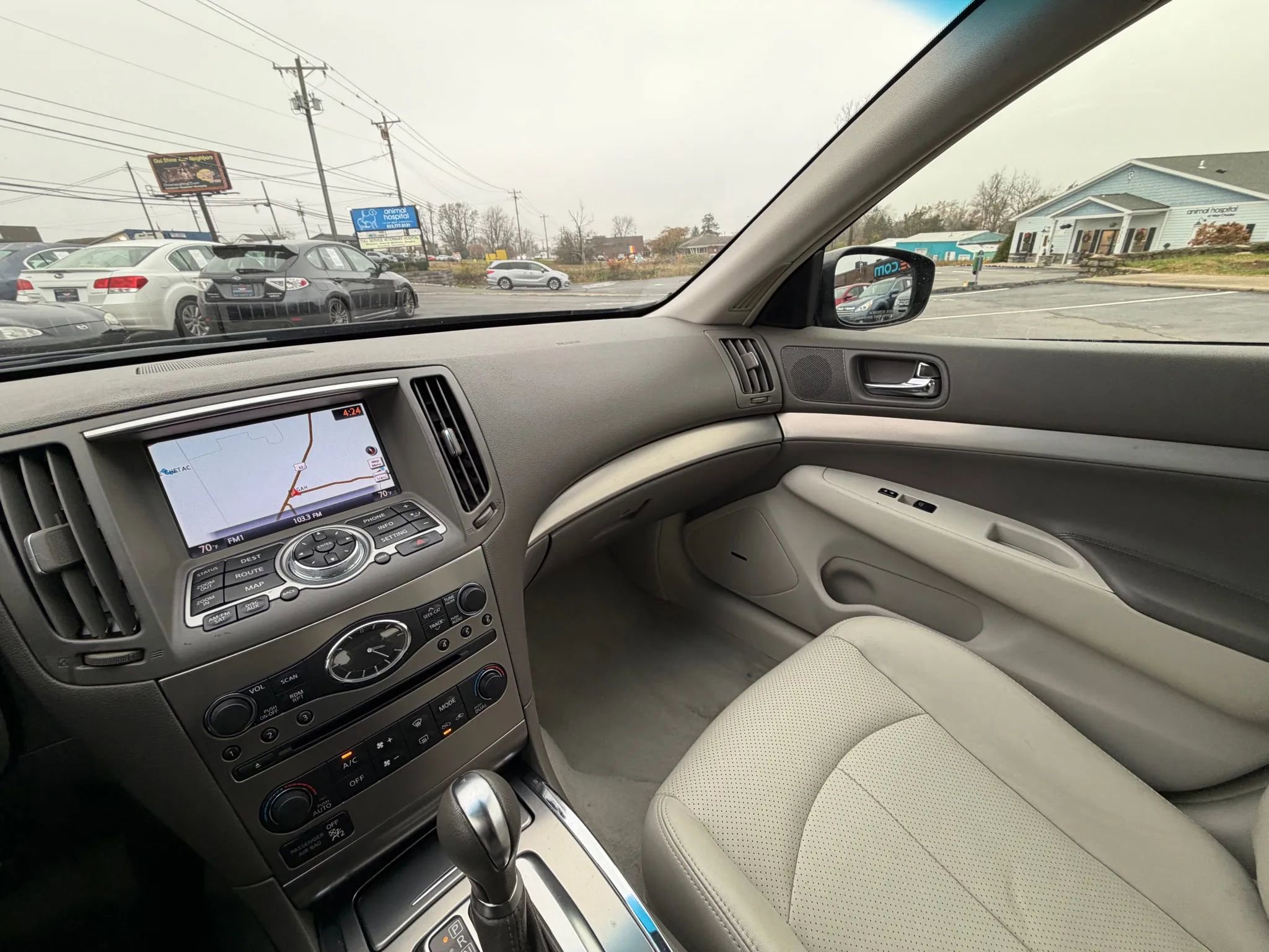 Used 2015 INFINITI Q40 w/ Navigation Package image 17