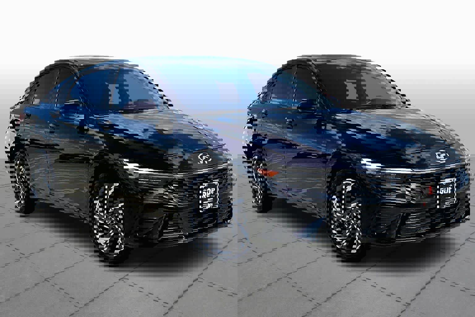 Certified 2025 Hyundai Elantra Sport image 6