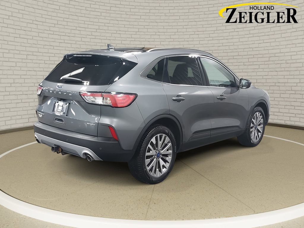 Used 2022 Ford Escape Titanium w/ Class II Trailer Tow Package image 5