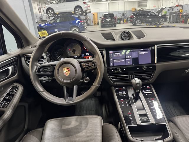 Used 2023 Porsche Macan S AWD/4WD image 14