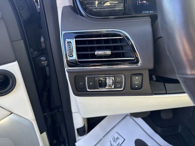 Used 2022 Lincoln Navigator Black Label image 12