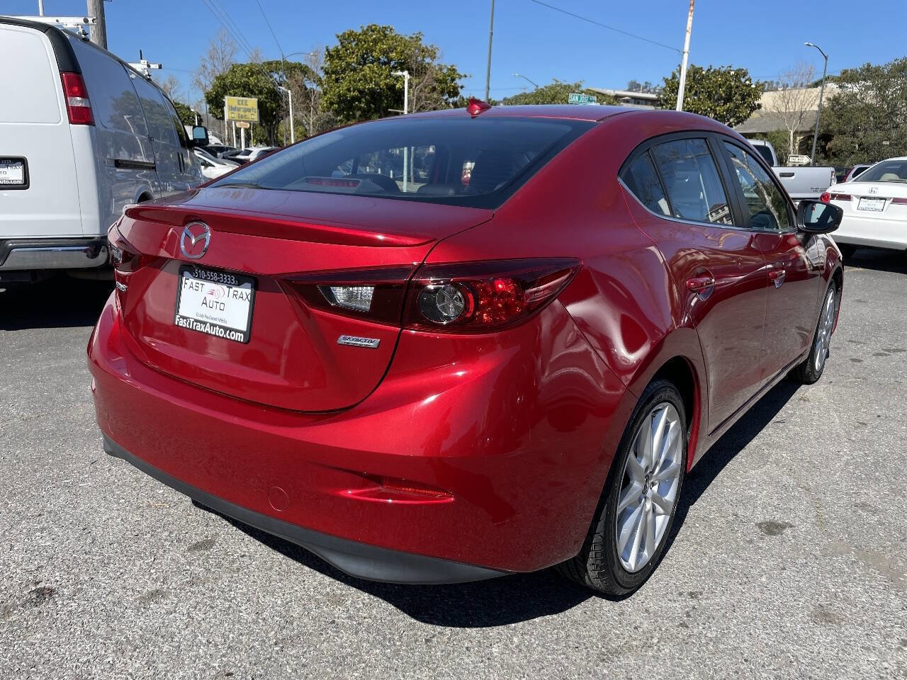 Used 2017 MAZDA MAZDA3 Grand Touring image 4