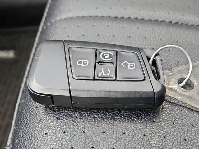 Used 2024 Volkswagen Tiguan SE FWD image 28