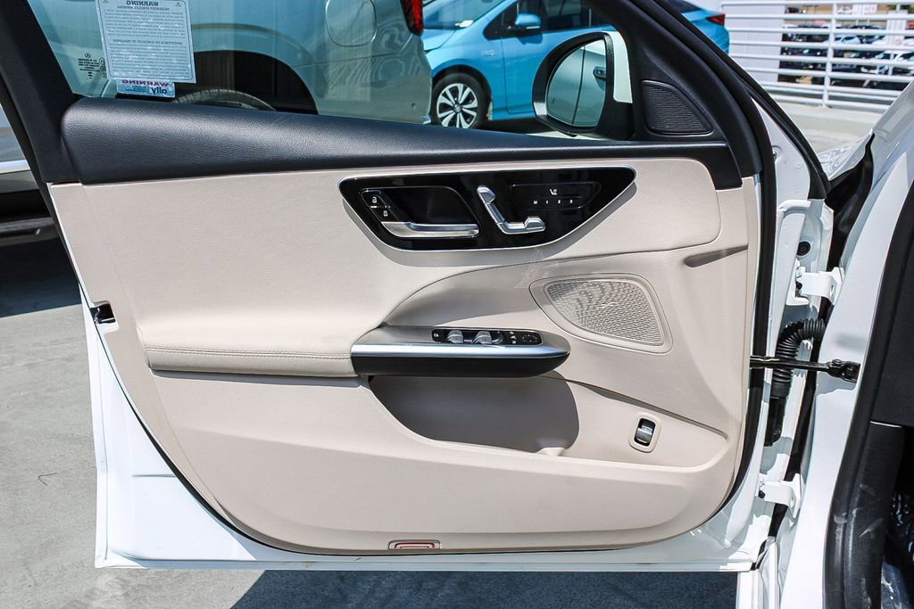 Used 2025 Mercedes-Benz C 300 4MATIC Sedan image 22