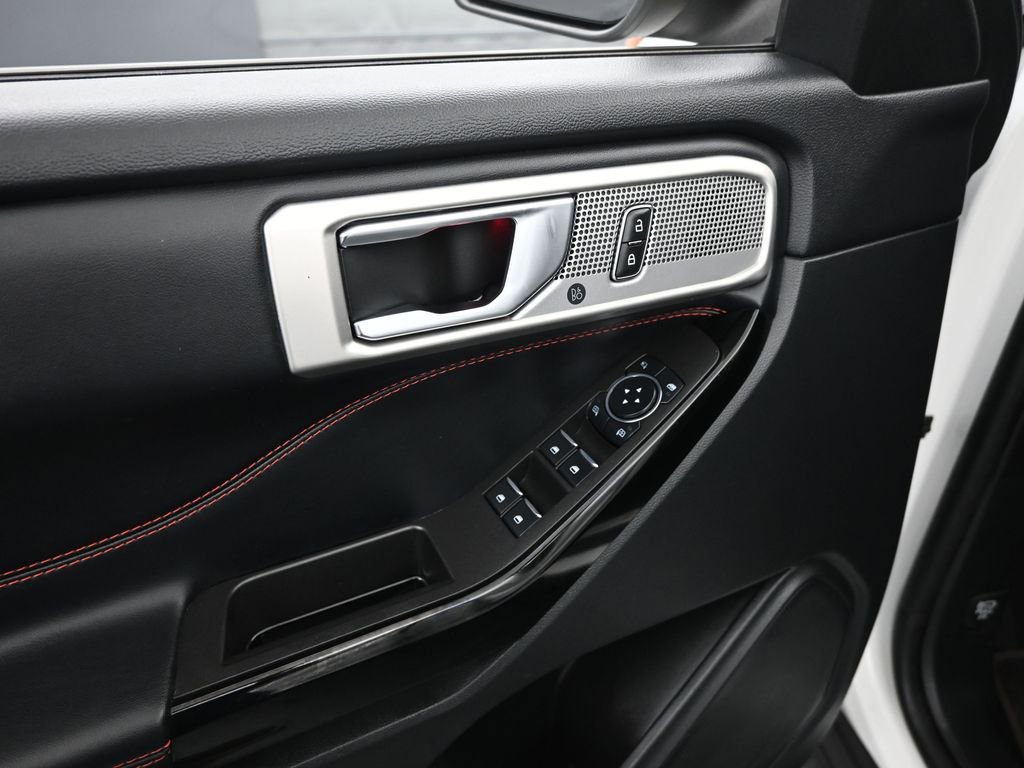 Used 2023 Ford Explorer ST-Line w/ Class IV Trailer Tow Package image 11