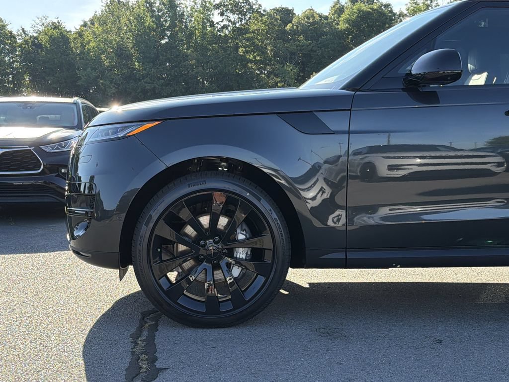 New 2026 Land Rover Range Rover Sport SE AWD/4WD image 9