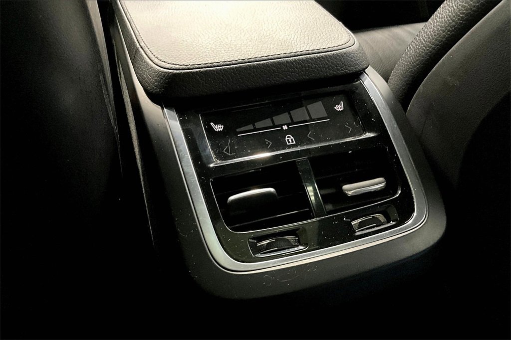 Used 2020 Volvo XC90 T6 Momentum image 10