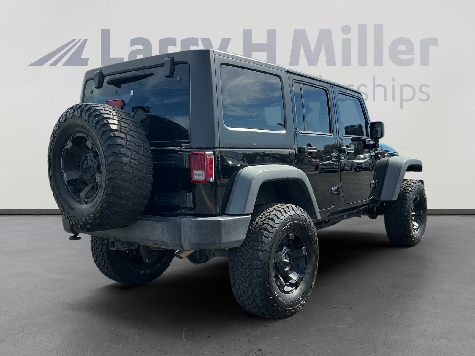 Used 2013 Jeep Wrangler Unlimited Sport w/ Max Tow Pkg image 5