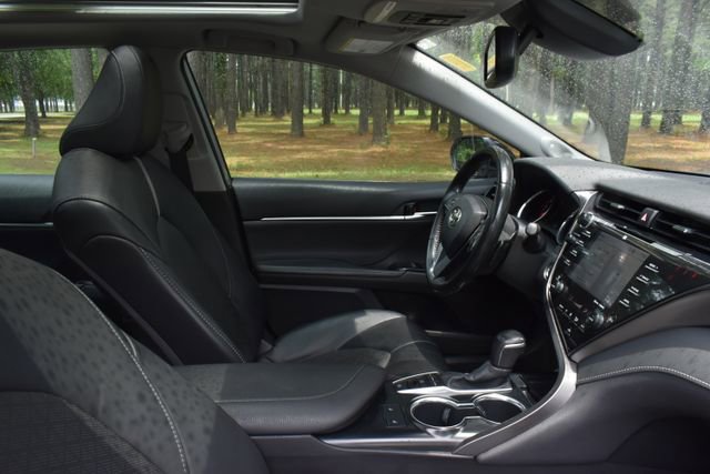 Used 2020 Toyota Camry XSE image 23