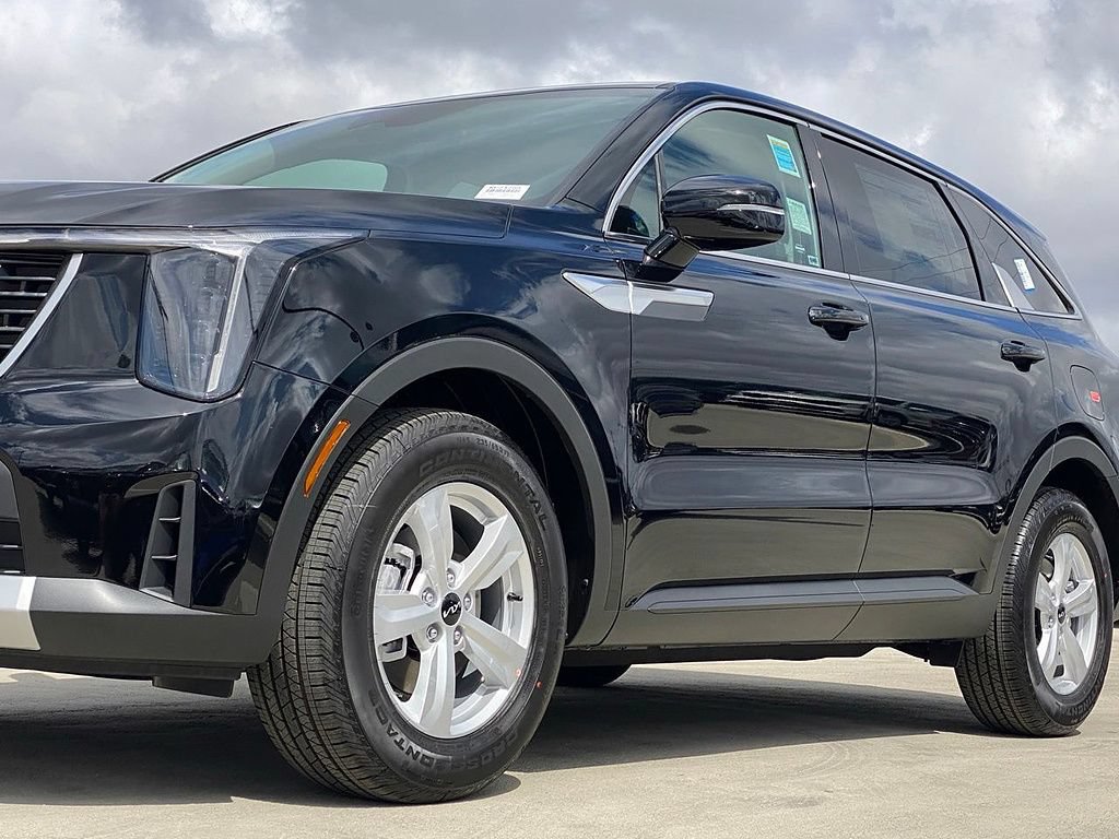 New 2026 Kia Sorento LX FWD image 9