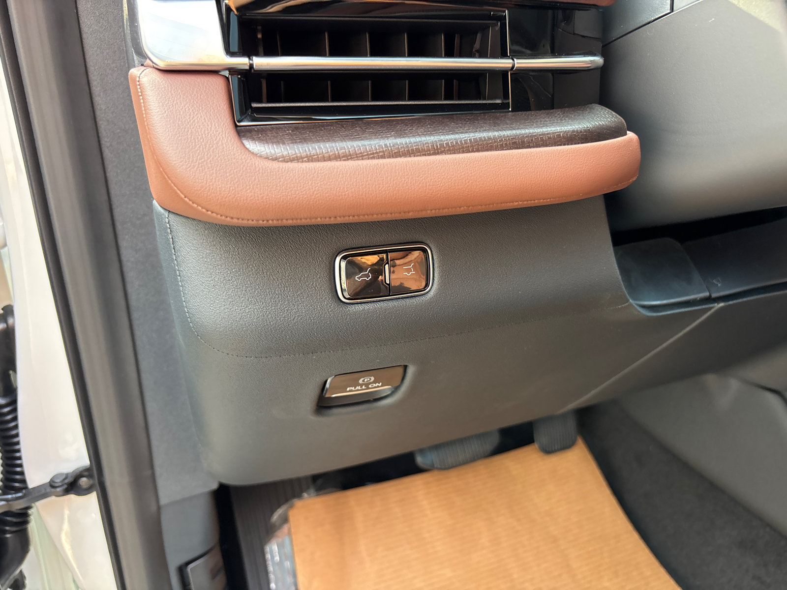 New 2027 Lincoln Navigator Reserve AWD/4WD image 13