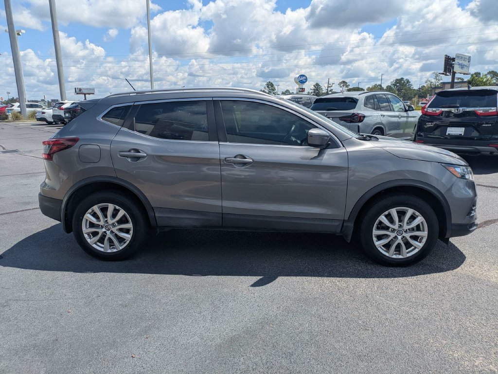 Used 2020 Nissan Rogue Sport SV FWD image 4