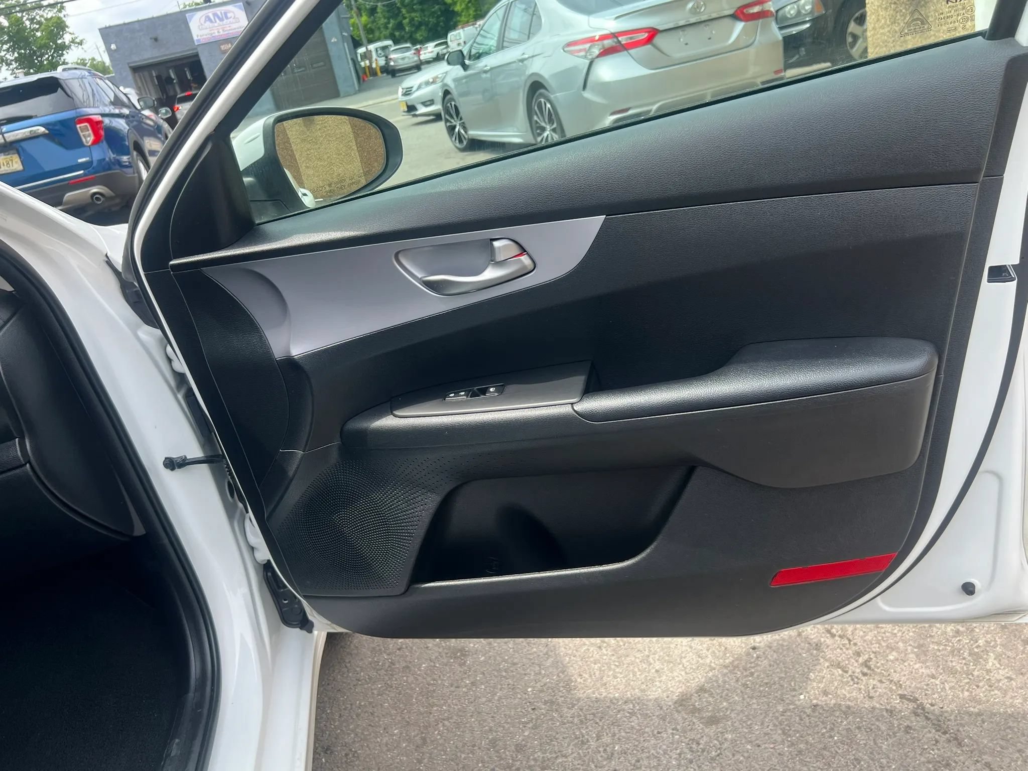 Used 2022 Kia Forte LXS FWD image 29