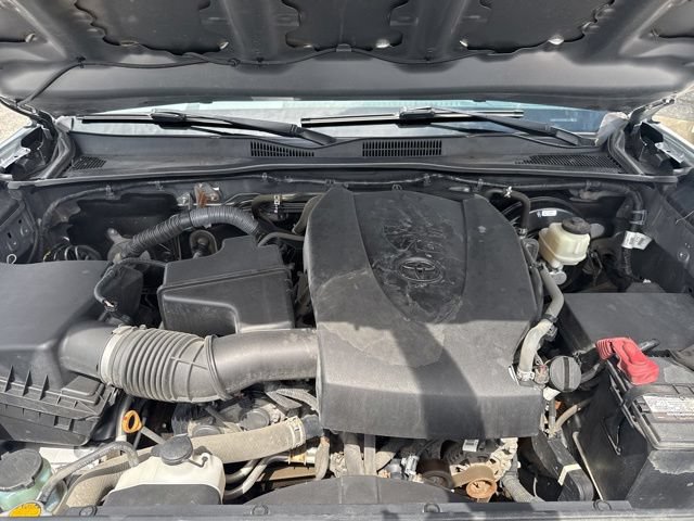 Used 2017 Toyota Tacoma SR5 w/ Tow Package AWD/4WD image 11