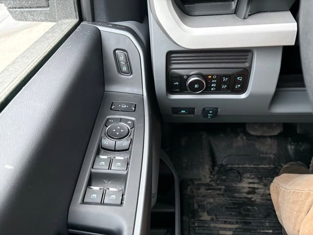 New 2026 Ford F550 4x4 Supercab Super Duty w/ XLT Value Package image 14