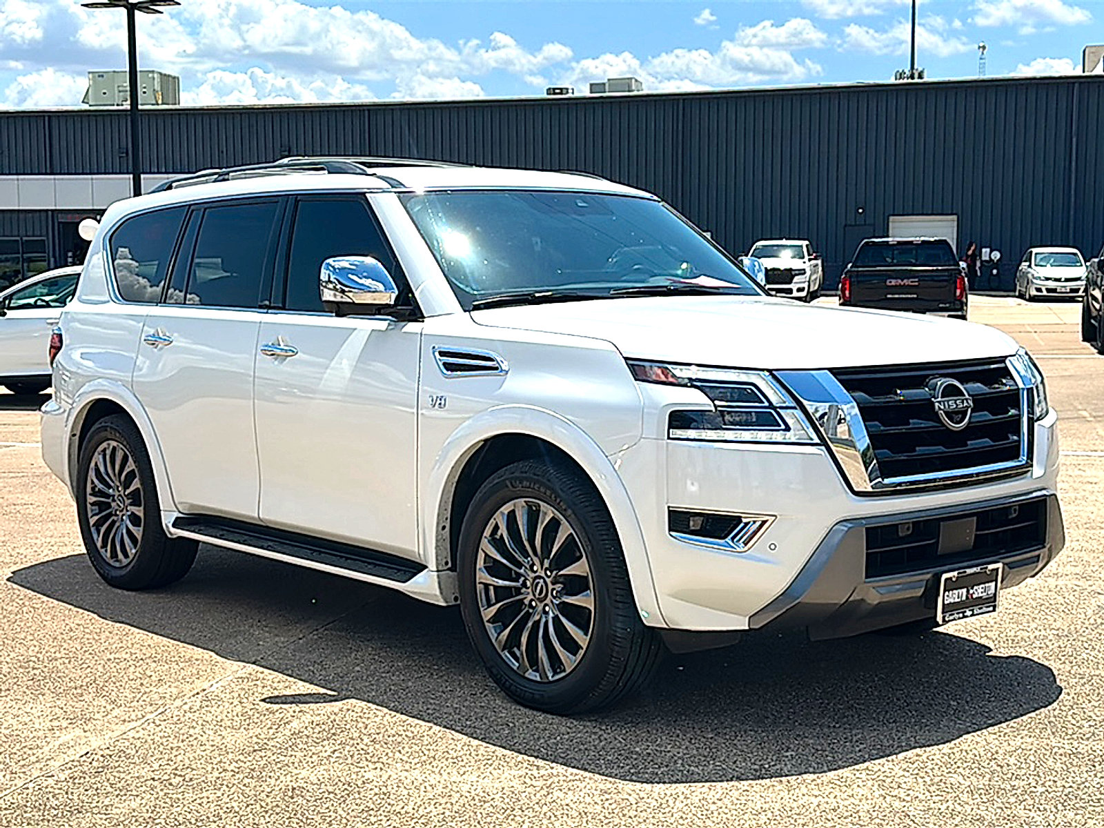 Used 2021 Nissan Armada Platinum w/ Captain's Chairs Package RWD image 10