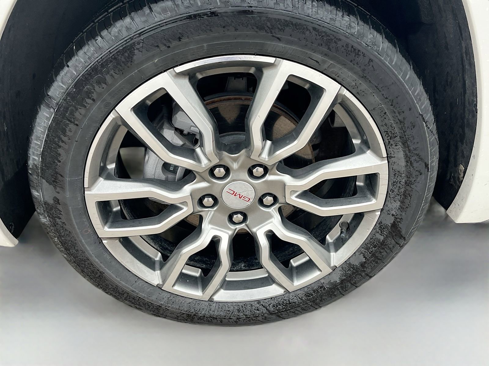 Used 2024 GMC Terrain Denali w/ Denali Premium Package image 33