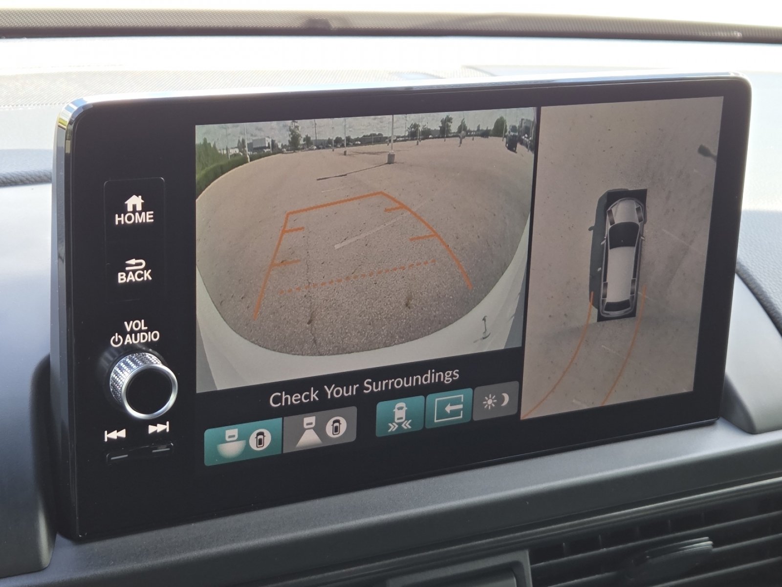 Used 2025 Honda Pilot TrailSport image 10