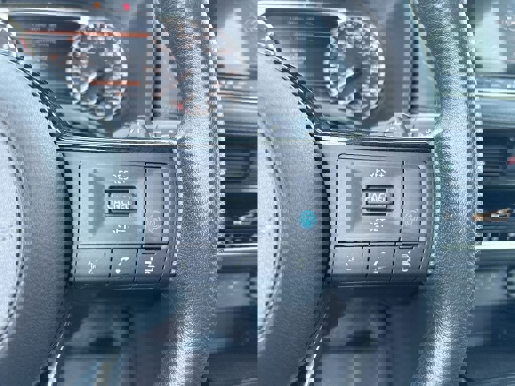 Used 2023 Nissan Rogue SV image 9