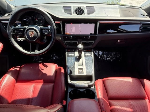 Used 2024 Porsche Macan Turbo AWD/4WD image 13