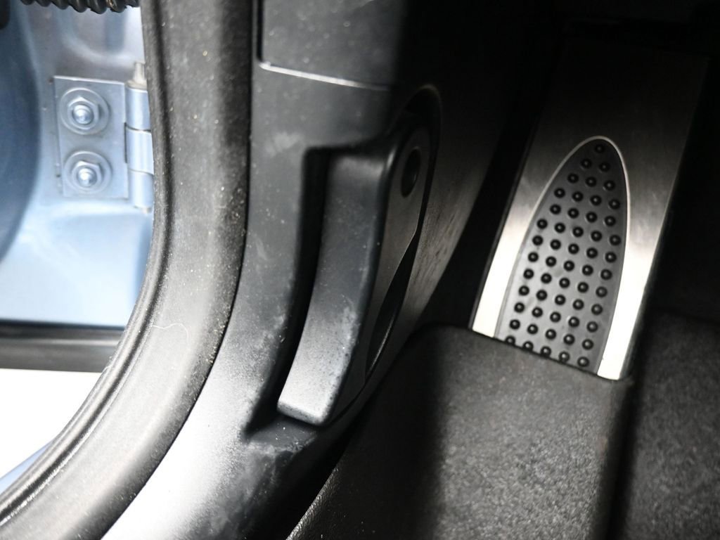 Used 2012 BMW 135i Convertible image 22