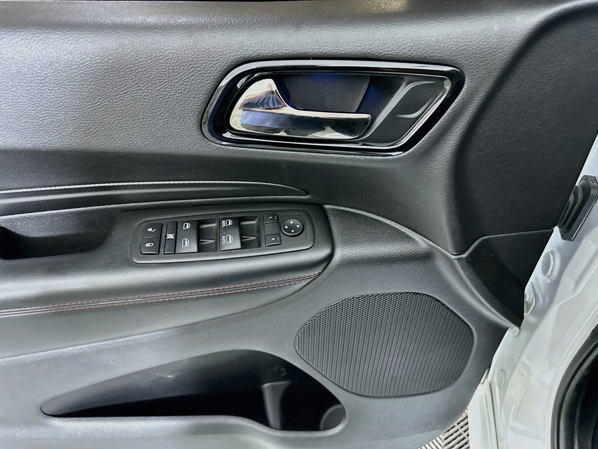 Used 2025 Dodge Durango GT RWD image 15