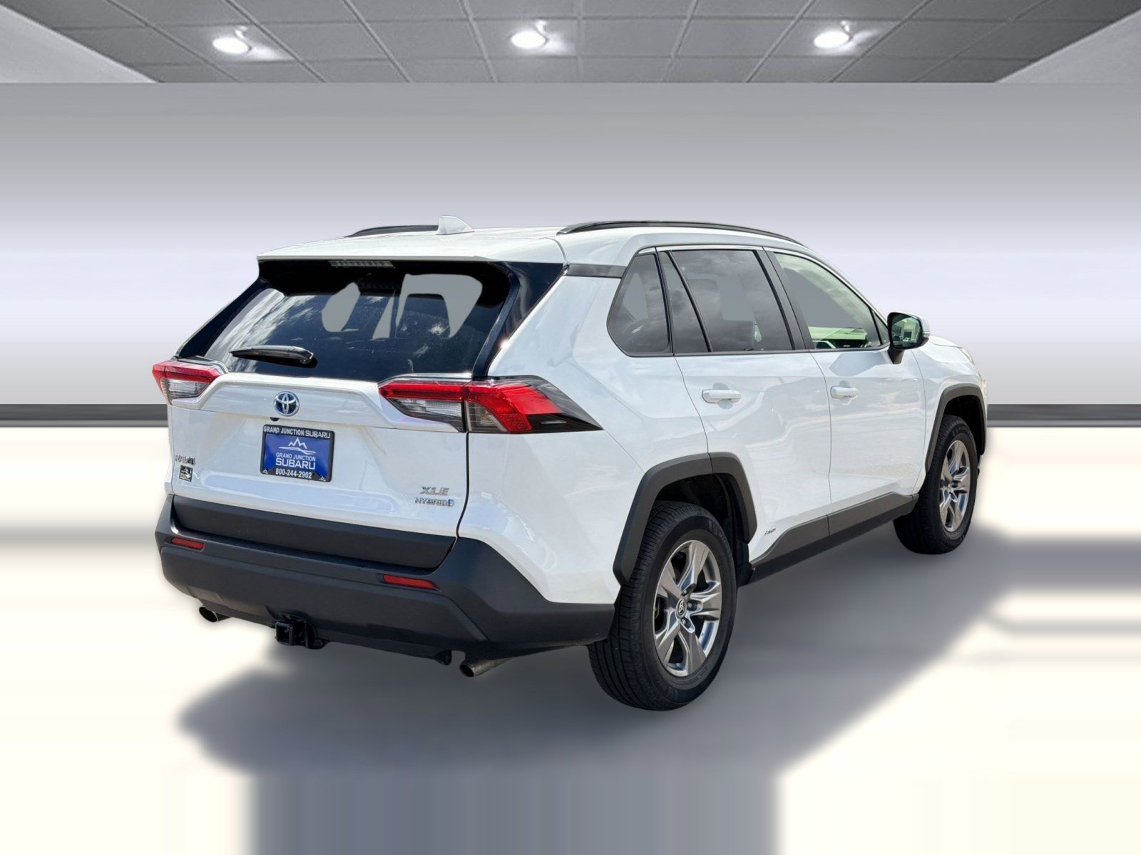 Used 2023 Toyota RAV4 XLE w/ Convenience Package image 9