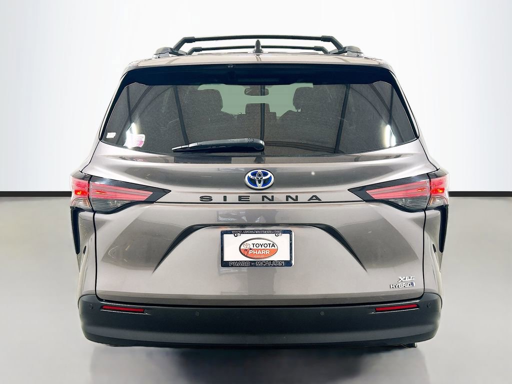 Used 2021 Toyota Sienna XLE FWD image 5