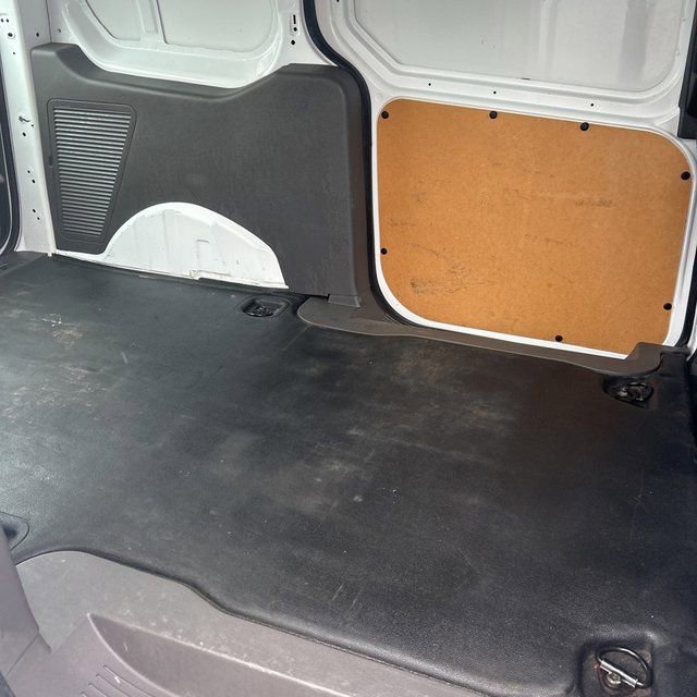 Used 2020 Ford Transit Connect XL image 5