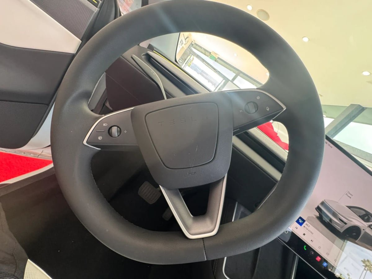 Used 2026 Tesla Model Y 2WD image 19