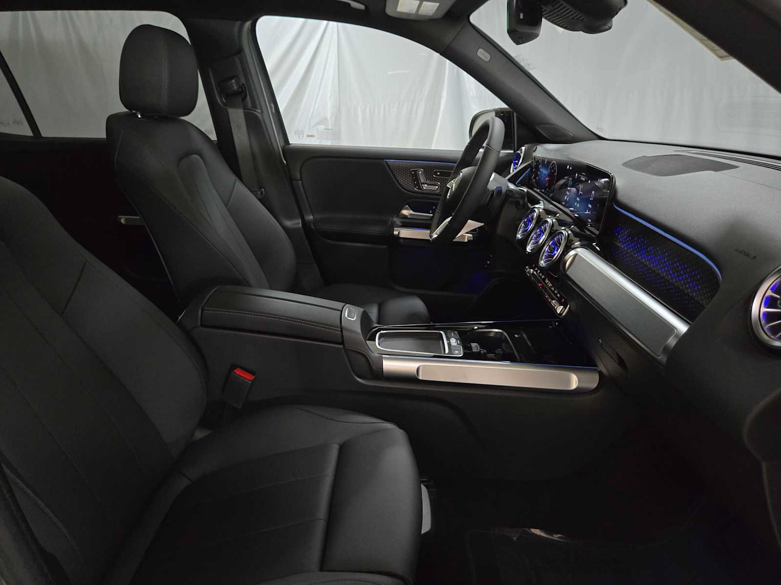 New 2026 Mercedes-Benz GLB 250 4MATIC image 11