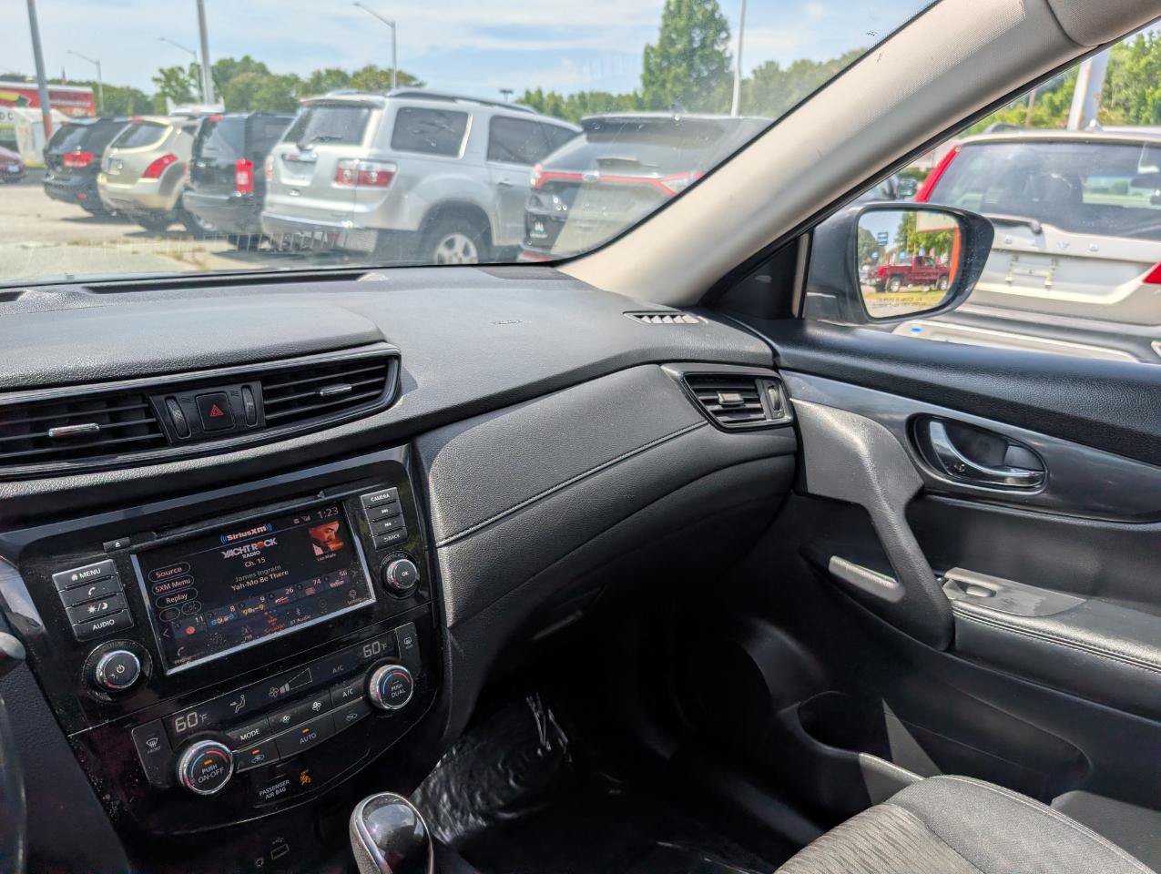 Used 2018 Nissan Rogue SV FWD image 34