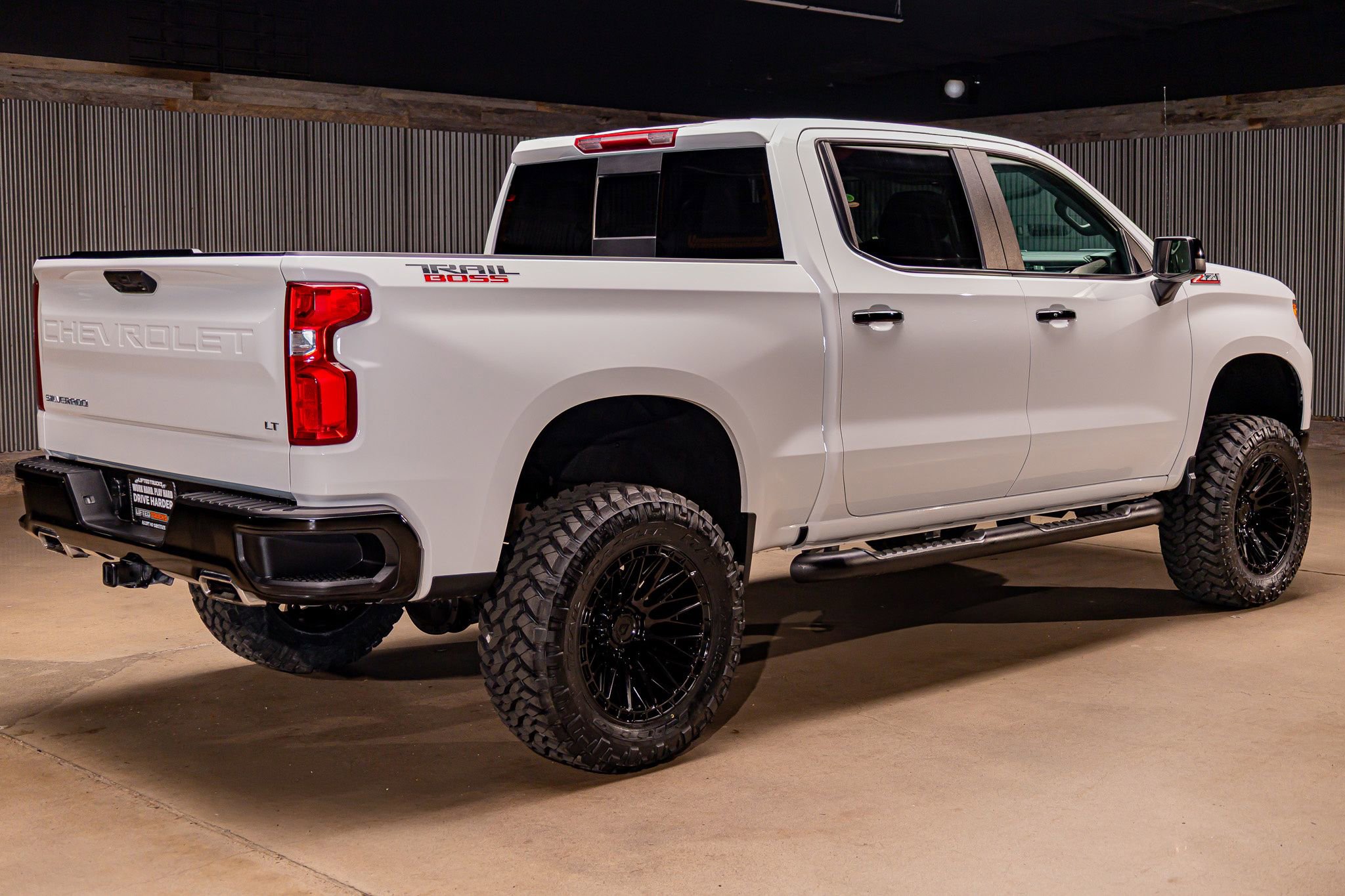 Used 2024 Chevrolet Silverado 1500 LT Trail Boss w/ Convenience Package II image 10