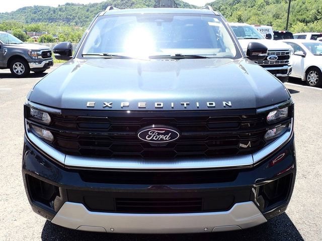 Used 2025 Ford Expedition Platinum AWD/4WD image 12