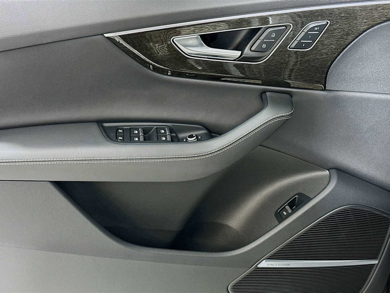 Used 2025 Audi Q7 3.0T Prestige w/ Prestige Package image 11