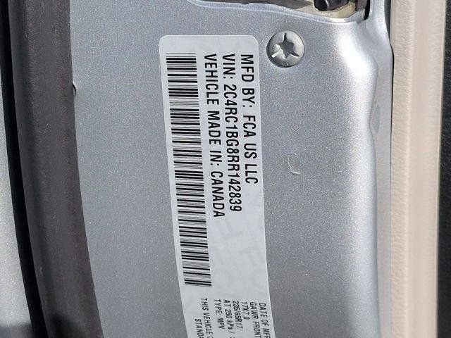 Used 2024 Chrysler Pacifica Touring-L FWD image 33