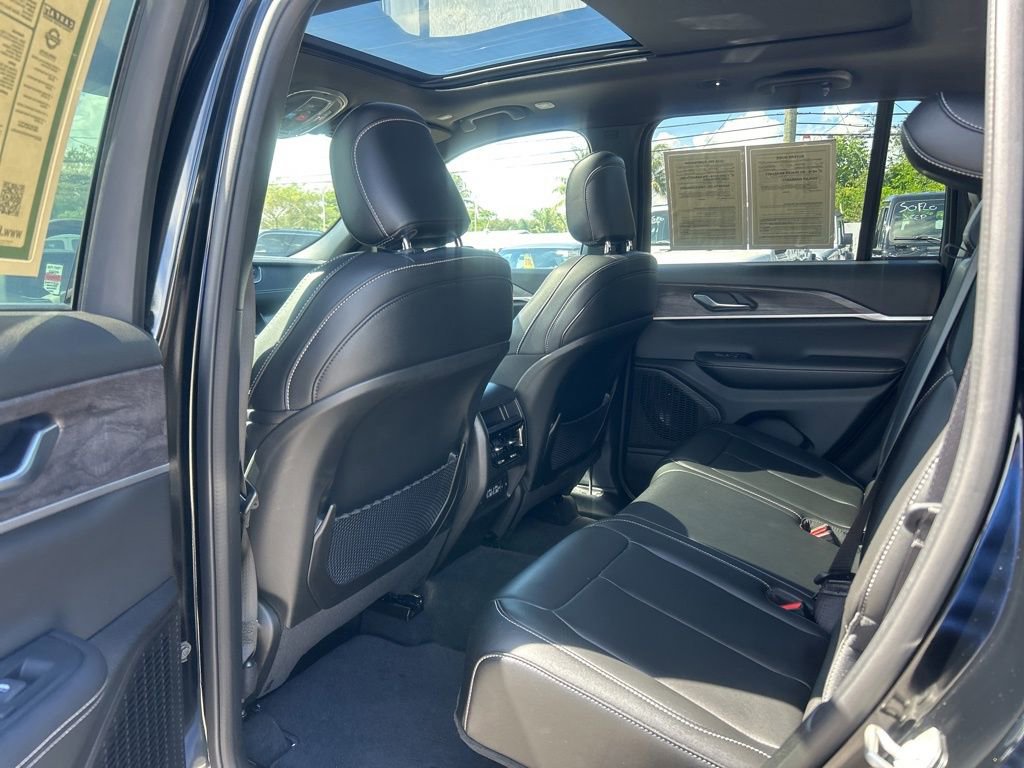 Certified 2024 Jeep Grand Cherokee Limited image 33