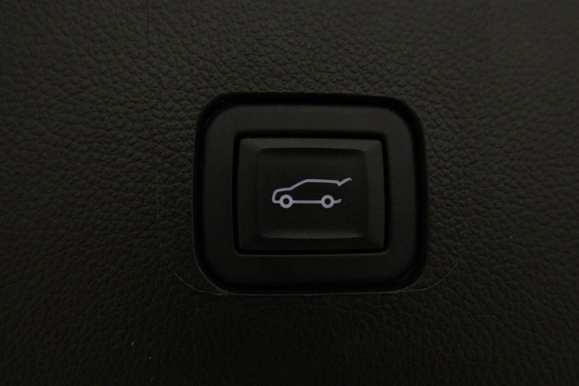 Used 2023 Chevrolet Traverse LT image 35