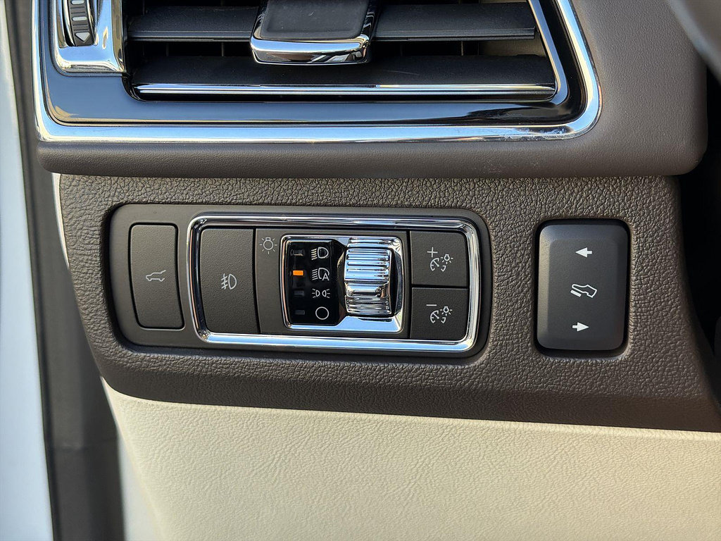 Used 2023 Lincoln Navigator L Black Label AWD/4WD image 17