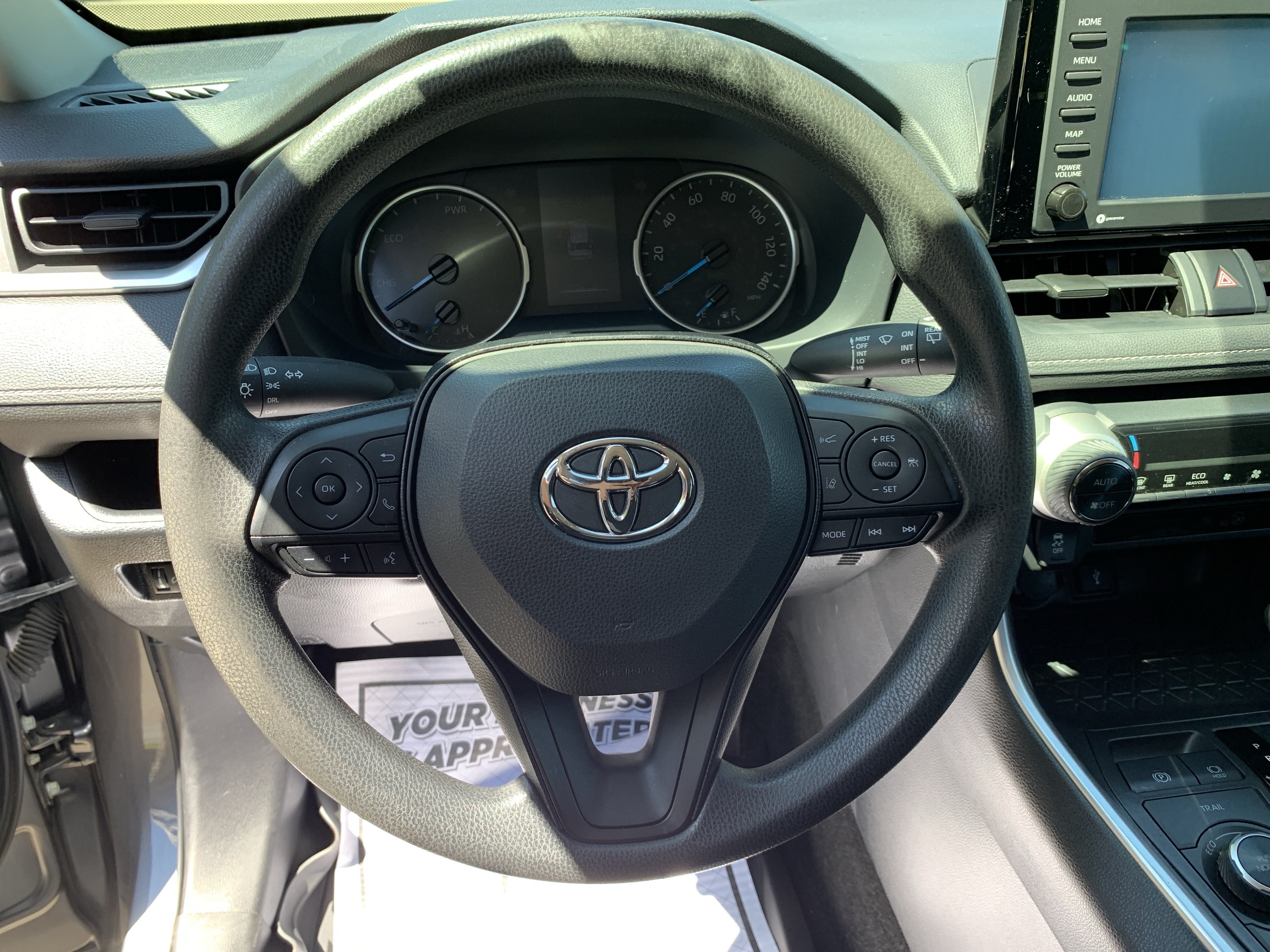 Used 2020 Toyota RAV4 LE w/ Carpet Mat Package AWD/4WD image 10