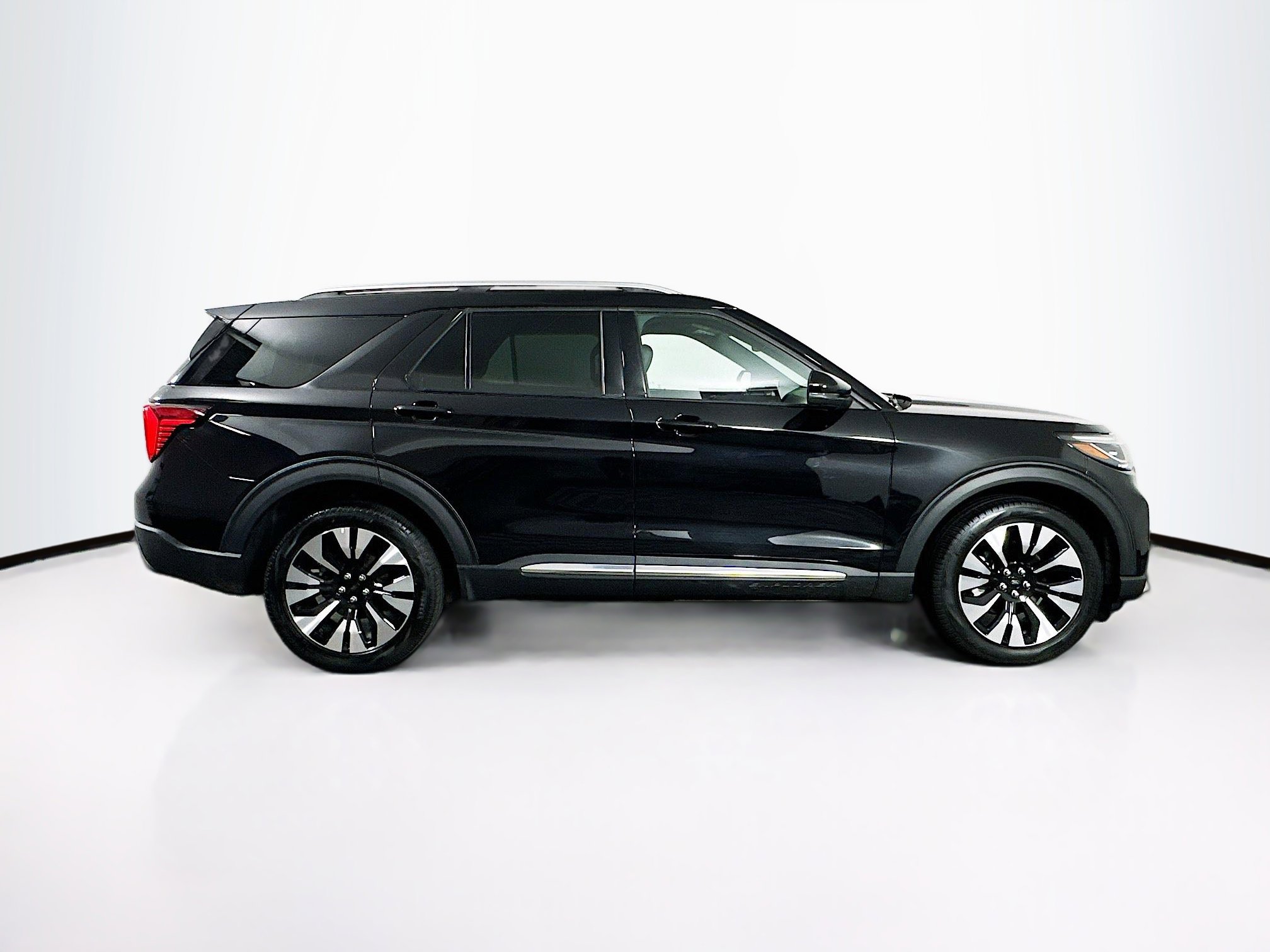 Used 2025 Ford Explorer Platinum w/ LUX Leather Package AWD/4WD image 10