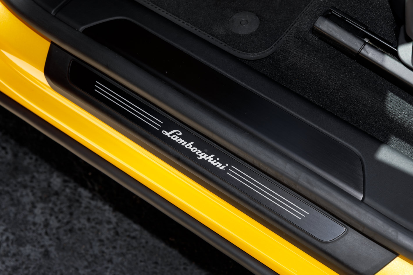 Used 2024 Lamborghini Urus S AWD/4WD image 28