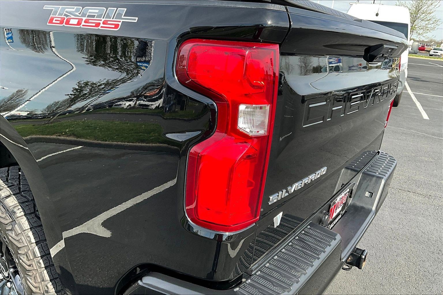 Used 2023 Chevrolet Silverado 1500 LT Trail Boss AWD/4WD image 23