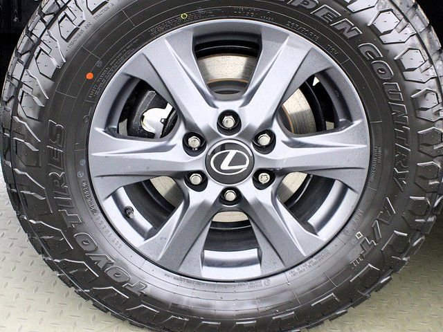 Used 2025 Lexus LX 700h Overtrail w/ Accessory Package (Z1) image 12
