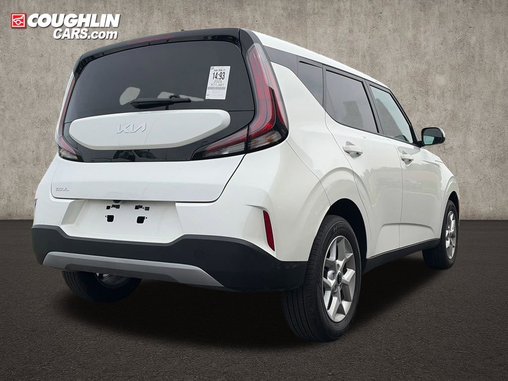 Used 2025 Kia Soul LX FWD image 8