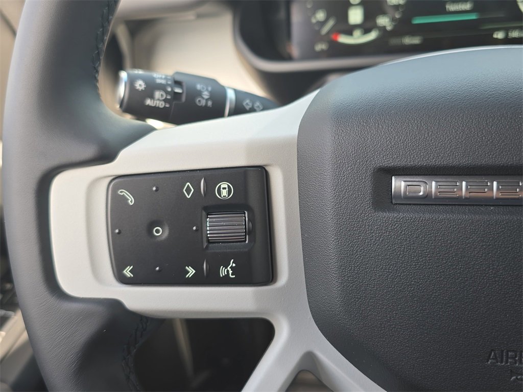 New 2026 Land Rover Defender 130 X-Dynamic SE image 18