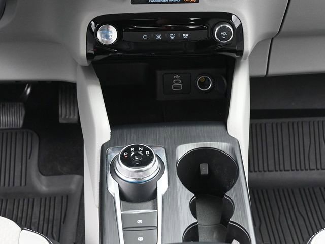 Used 2025 Ford Escape SE image 27