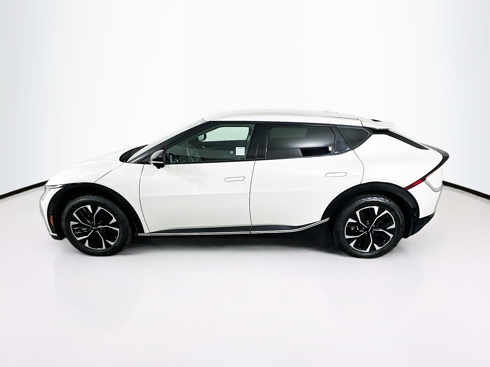 Used 2024 Kia EV6 Wind w/ Wind Technology Package RWD image 4
